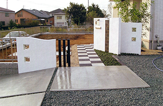 玄関・アプローチ・駐車場