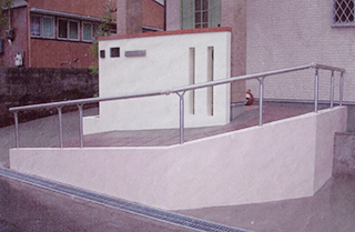 玄関・スロープ