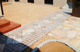 玄関・アプローチ