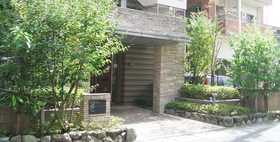 マンションのエントランス｜大分県日田市