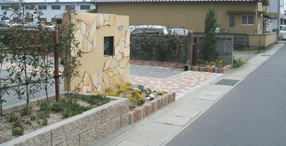 プロバンス風の門柱｜大分県日田市