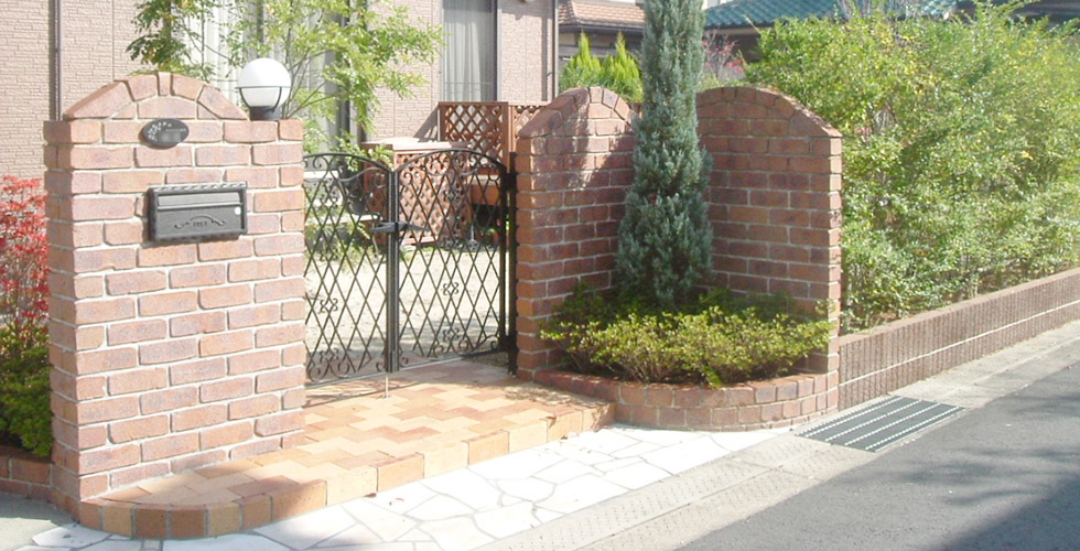 自然が持つ荒々しさを感じられる崩れ積みの石積み