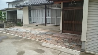 日田市内のS様邸の石張り舗装工事が完成しましたのイメージ画像