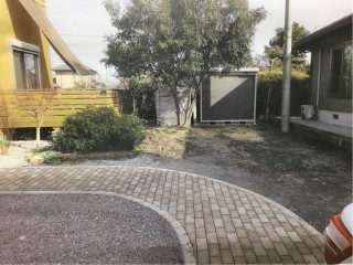 0B121F77-0F22-4BC2-9BB6-3B6943EFF54E